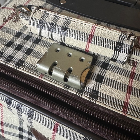 CERTIFIED AUTHENTIC Burberrys Blue Label Vintage Check Rolling Suitcase - Picture 5 of 15